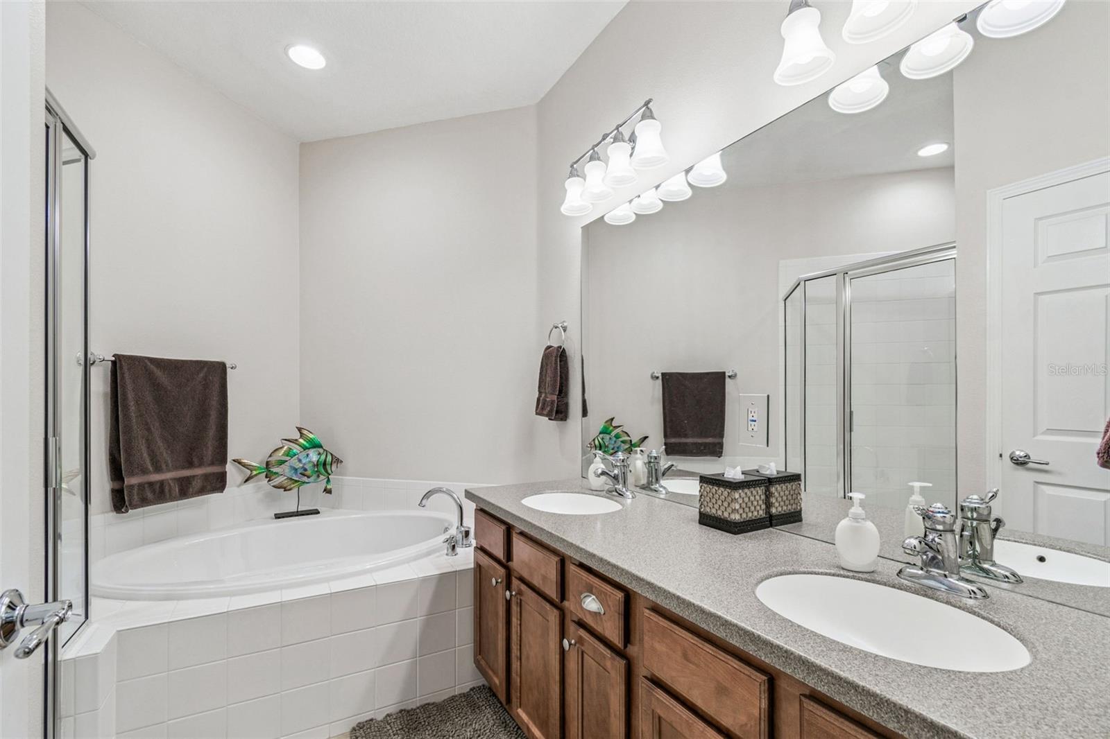 Image 77 of 89 For 841 Lantern Way  202