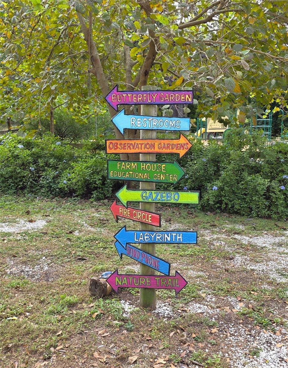 Image 45 of 54 For 915 Woodbridge Court