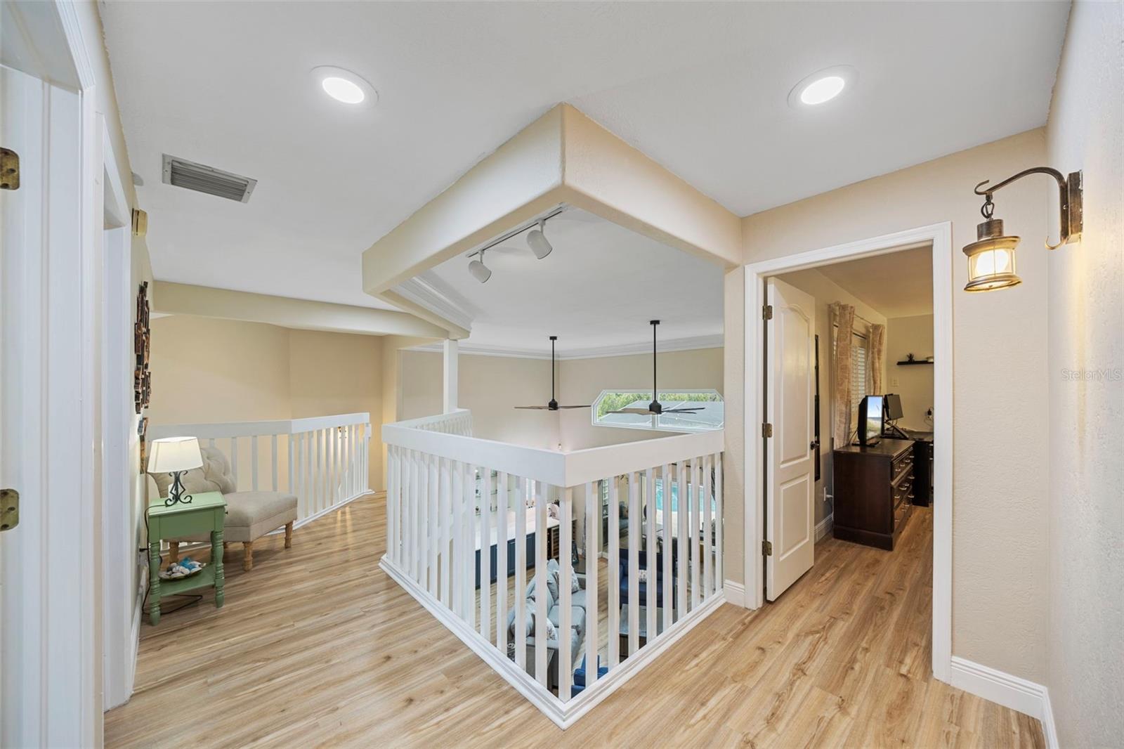 Image 32 of 59 For 9338 Fairway Lakes Court