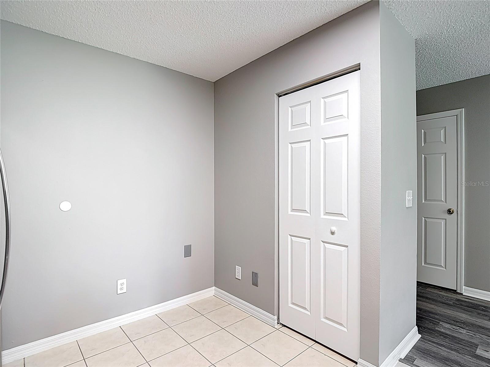 Image 13 of 37 For 4223 Winding River Way