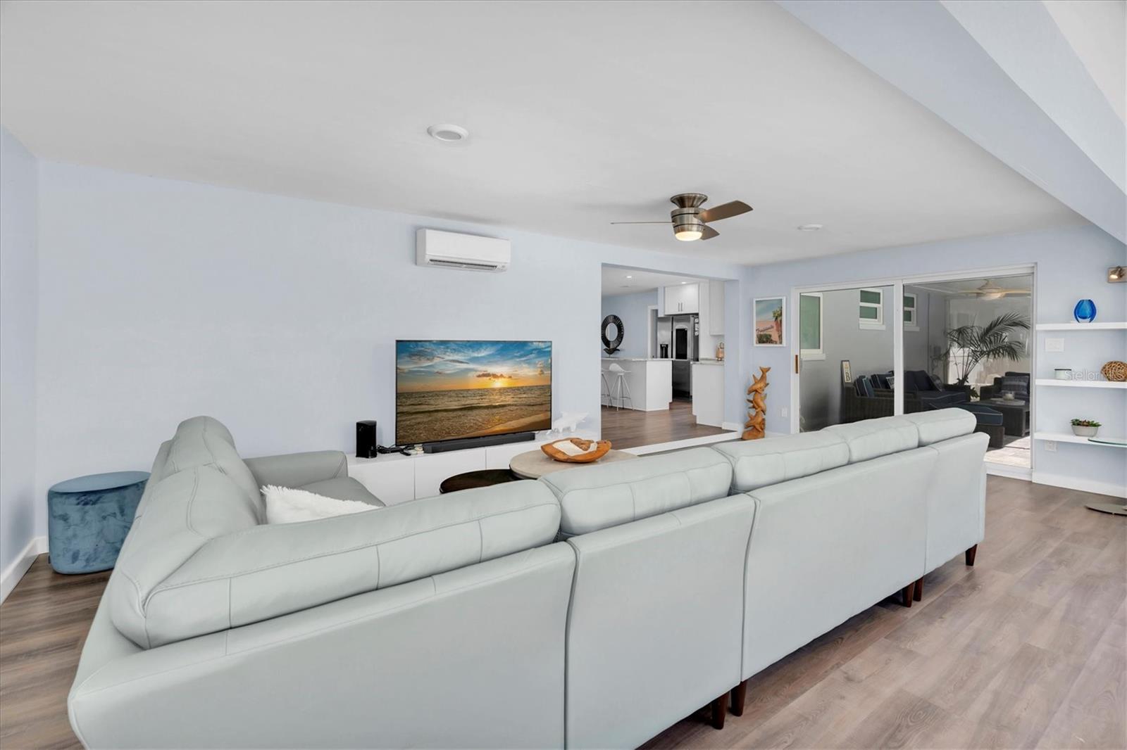 Image 18 of 45 For 104 24th Street