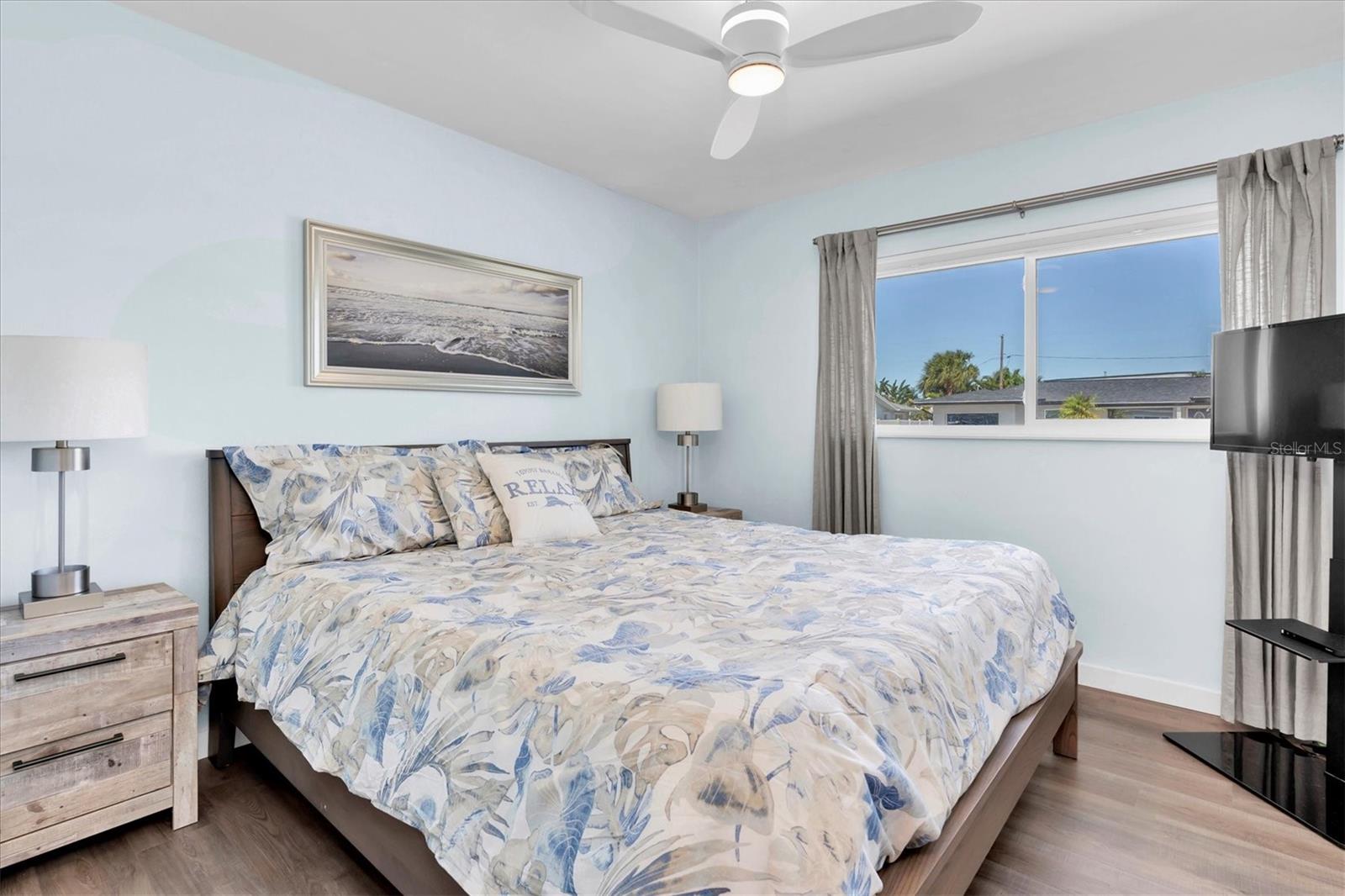 Image 24 of 45 For 104 24th Street