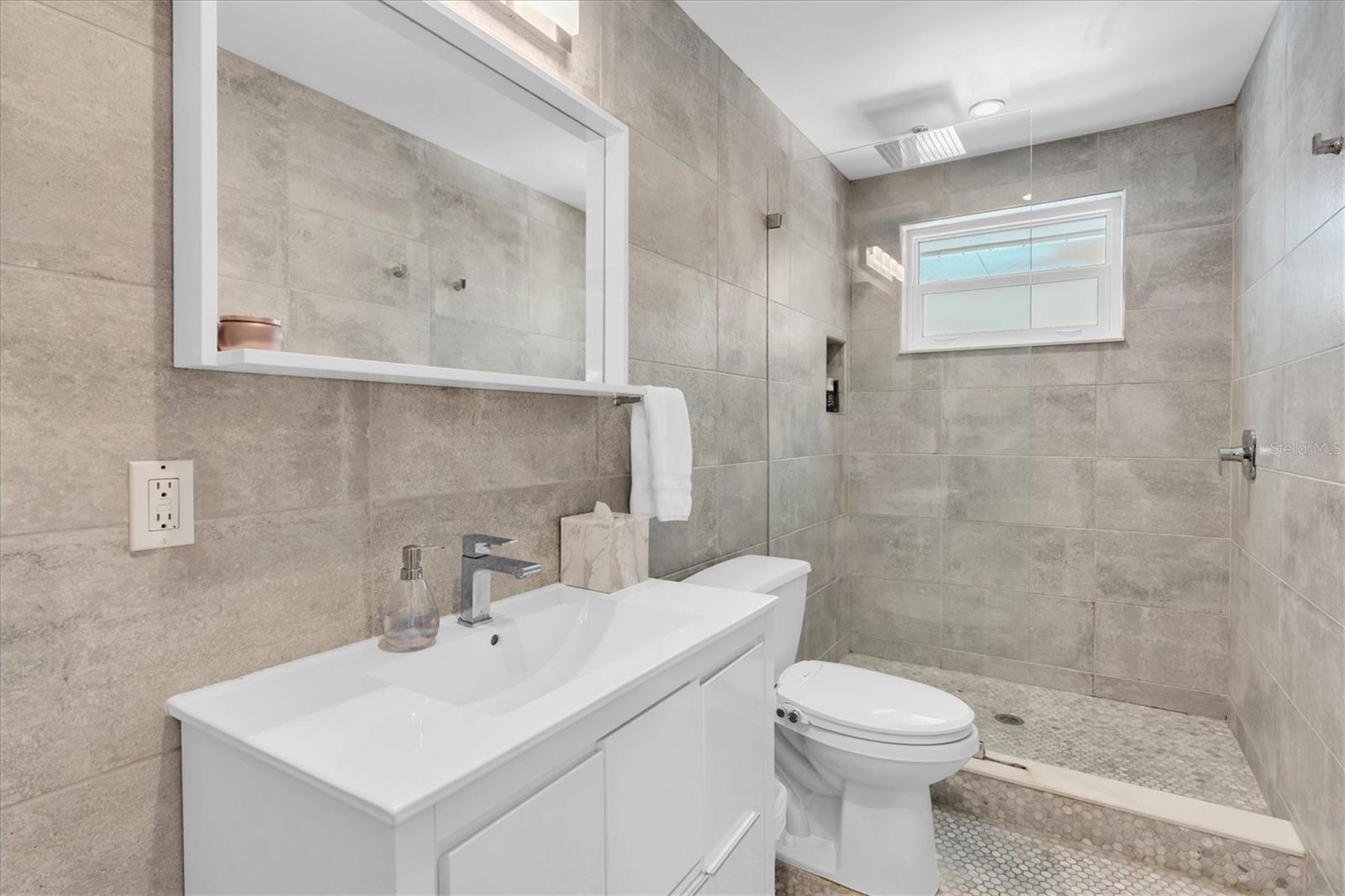 Image 26 of 45 For 104 24th Street