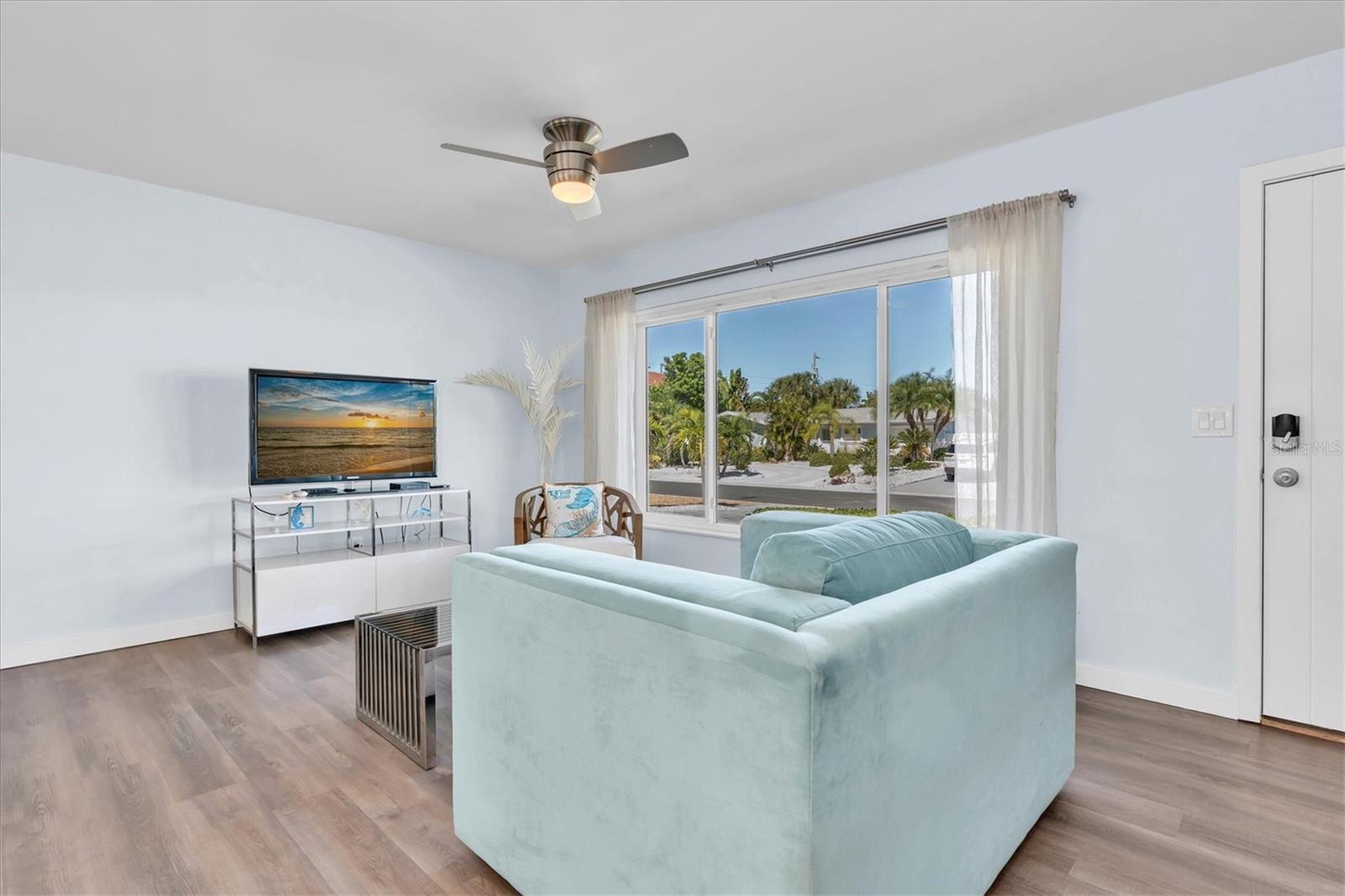 Image 7 of 45 For 104 24th Street