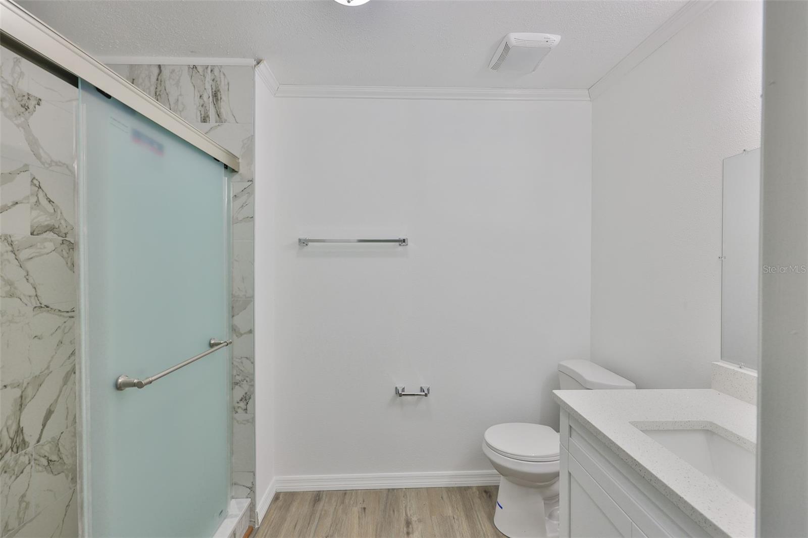 Image 10 of 38 For 2112 33rd Street Se