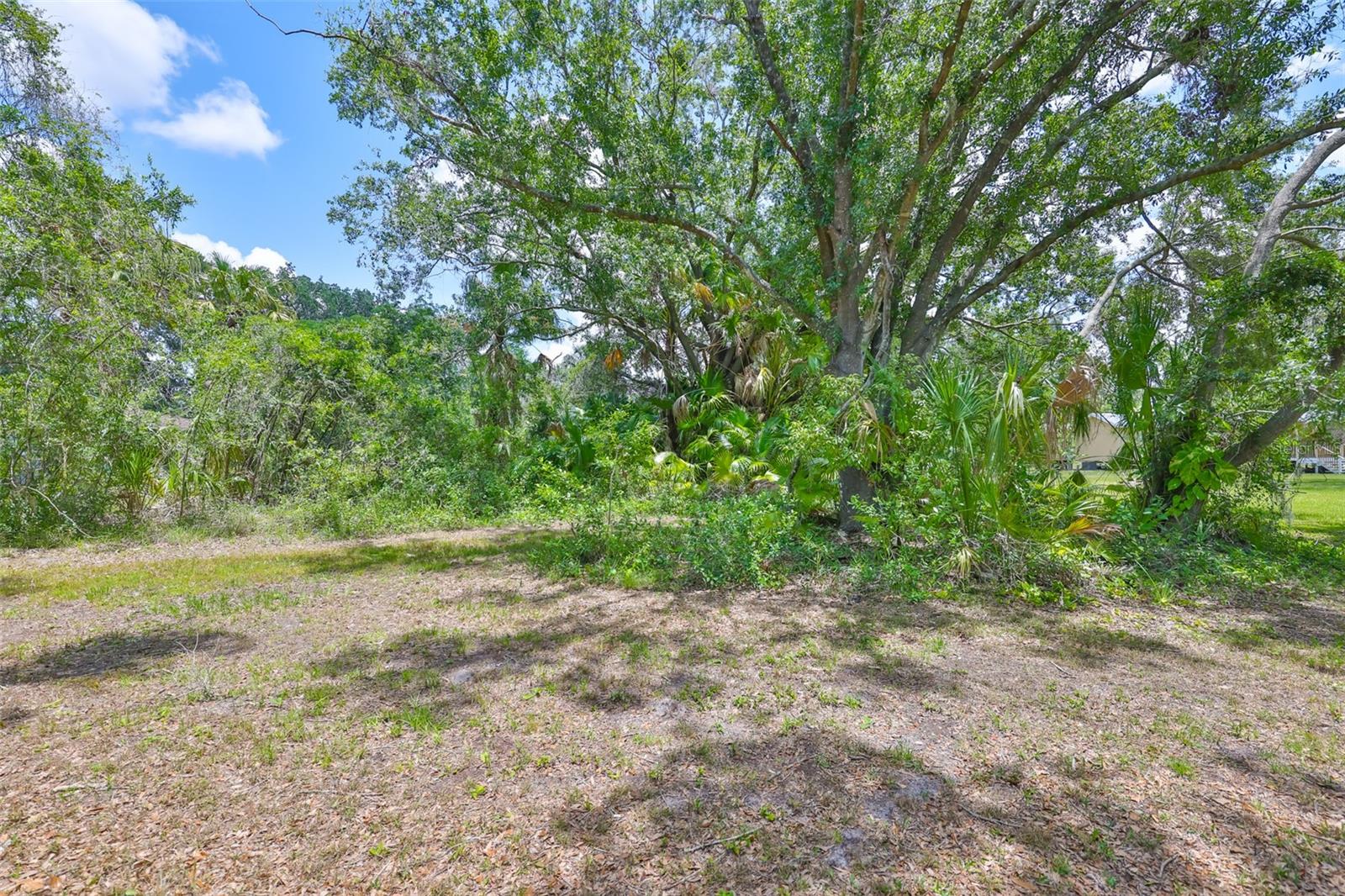 Image 18 of 38 For 2112 33rd Street Se