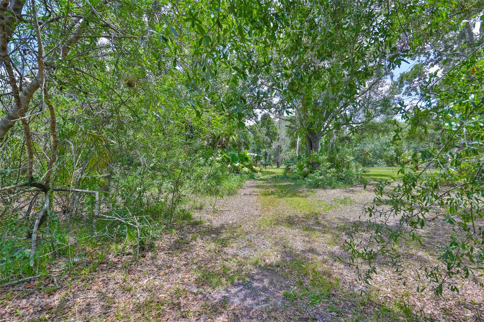 Image 19 of 38 For 2112 33rd Street Se