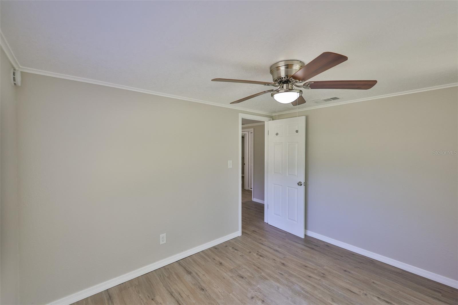 Image 28 of 38 For 2112 33rd Street Se