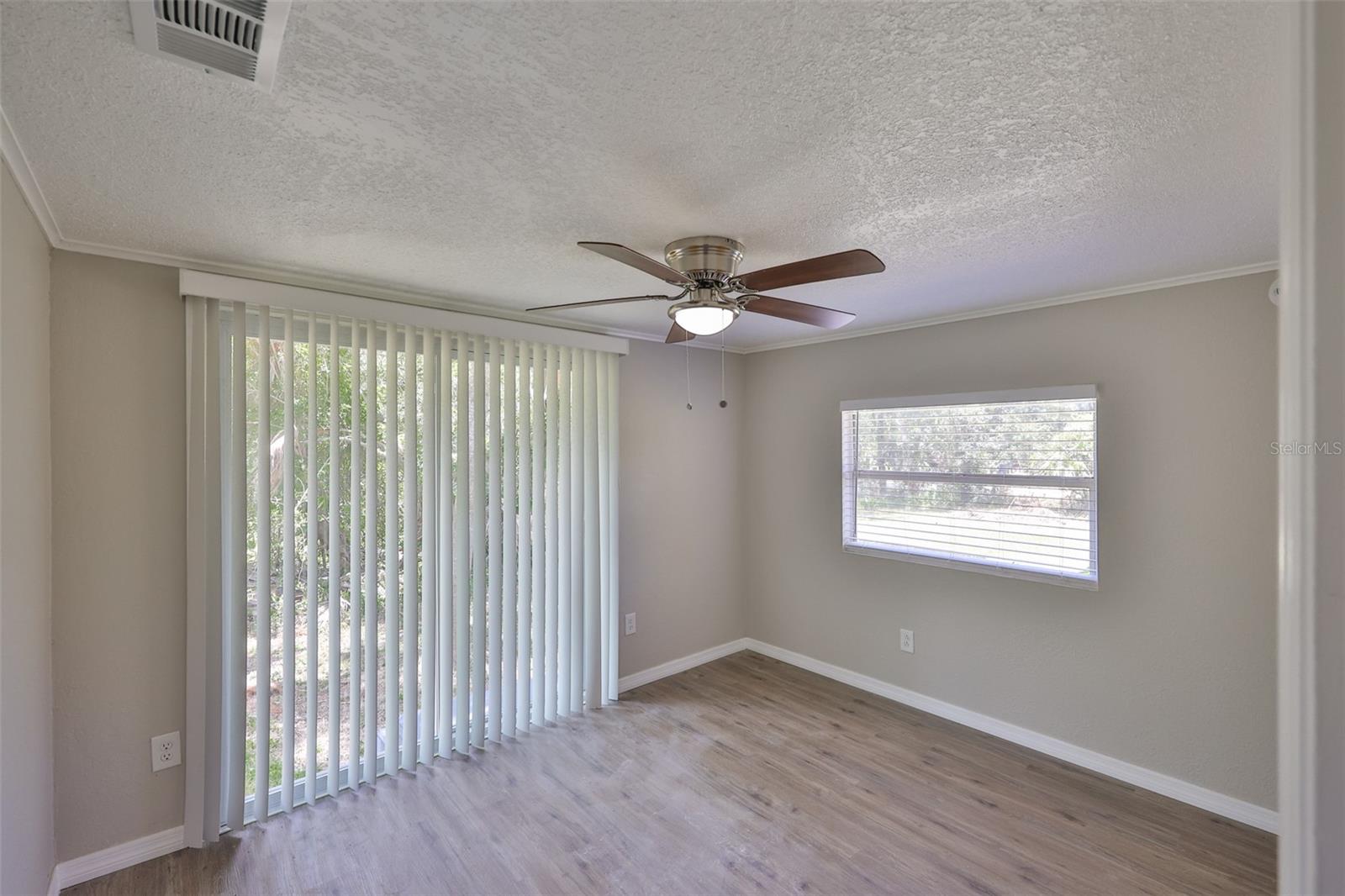 Image 29 of 38 For 2112 33rd Street Se