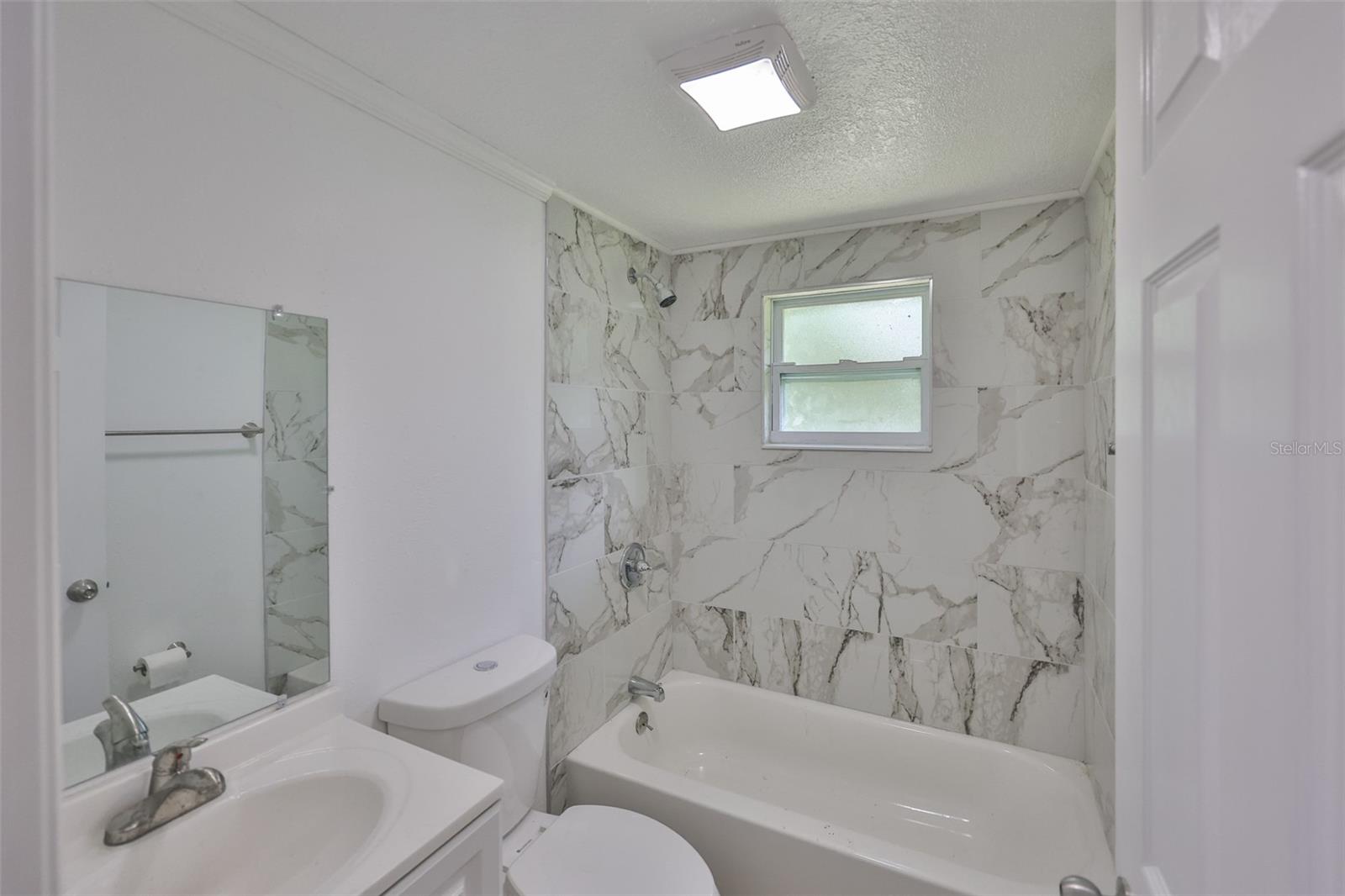 Image 33 of 38 For 2112 33rd Street Se