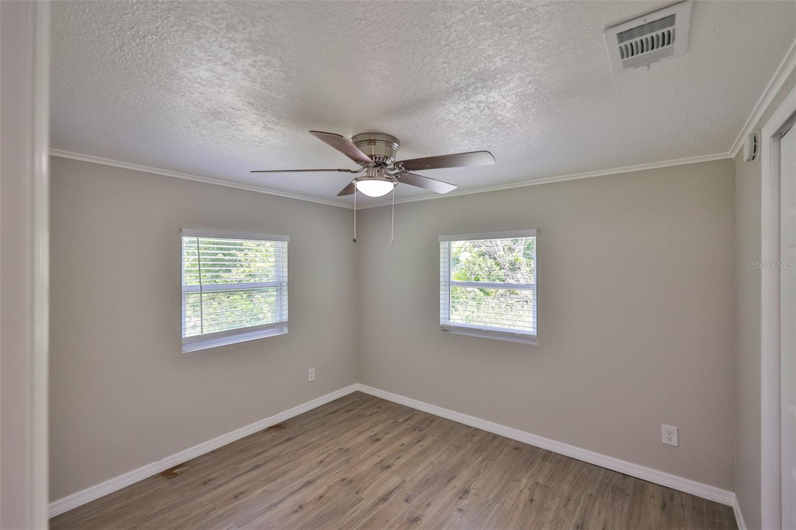 Image 34 of 38 For 2112 33rd Street Se