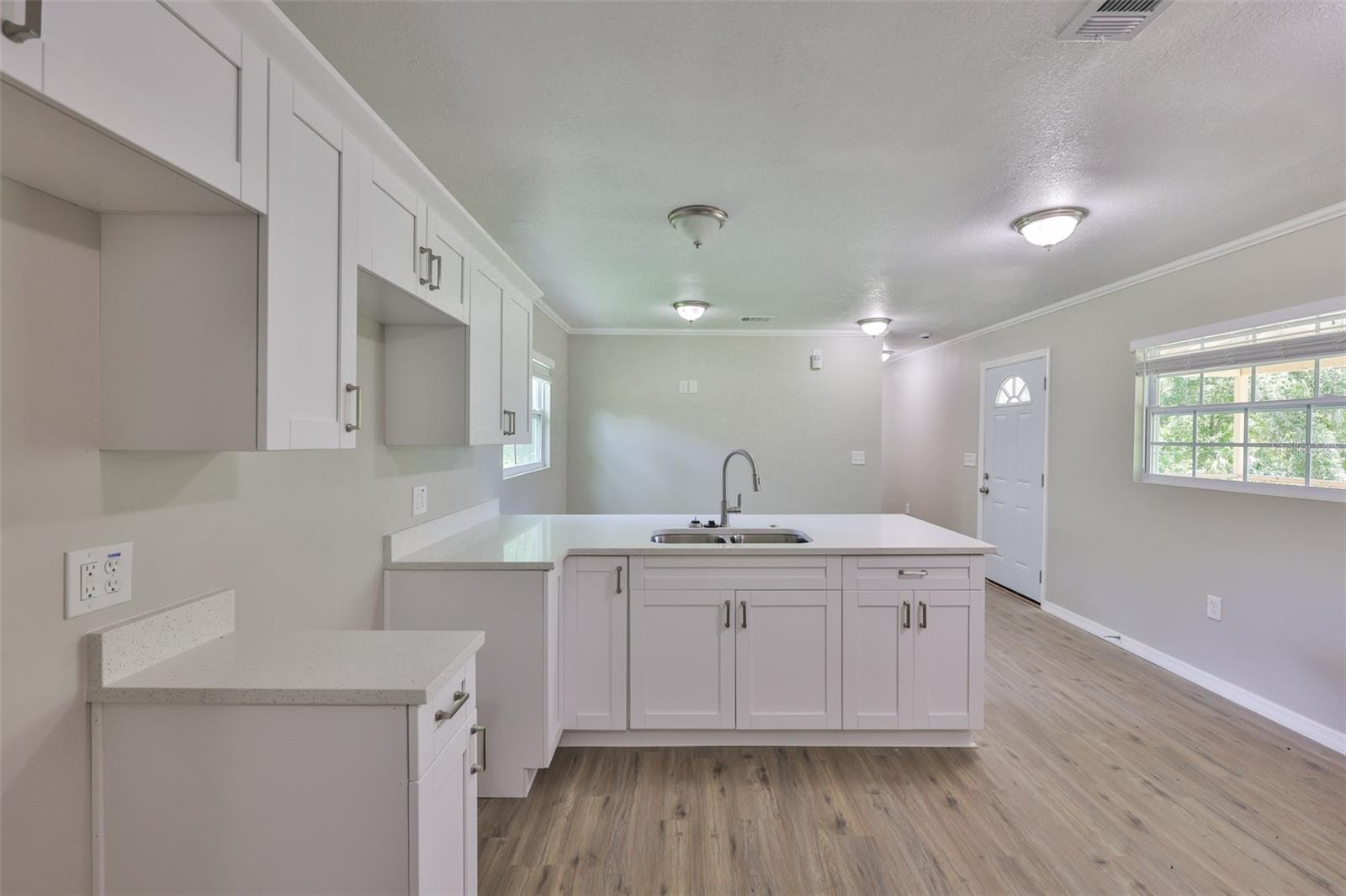 Image 4 of 38 For 2112 33rd Street Se