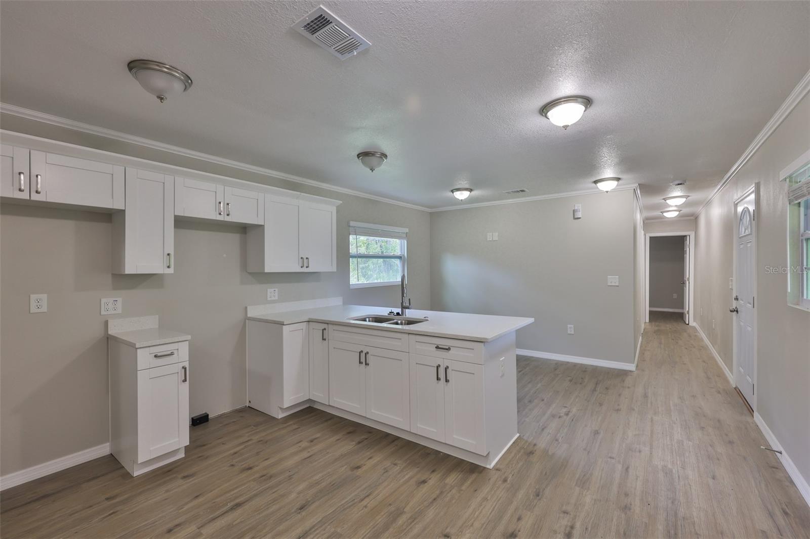 Image 5 of 38 For 2112 33rd Street Se