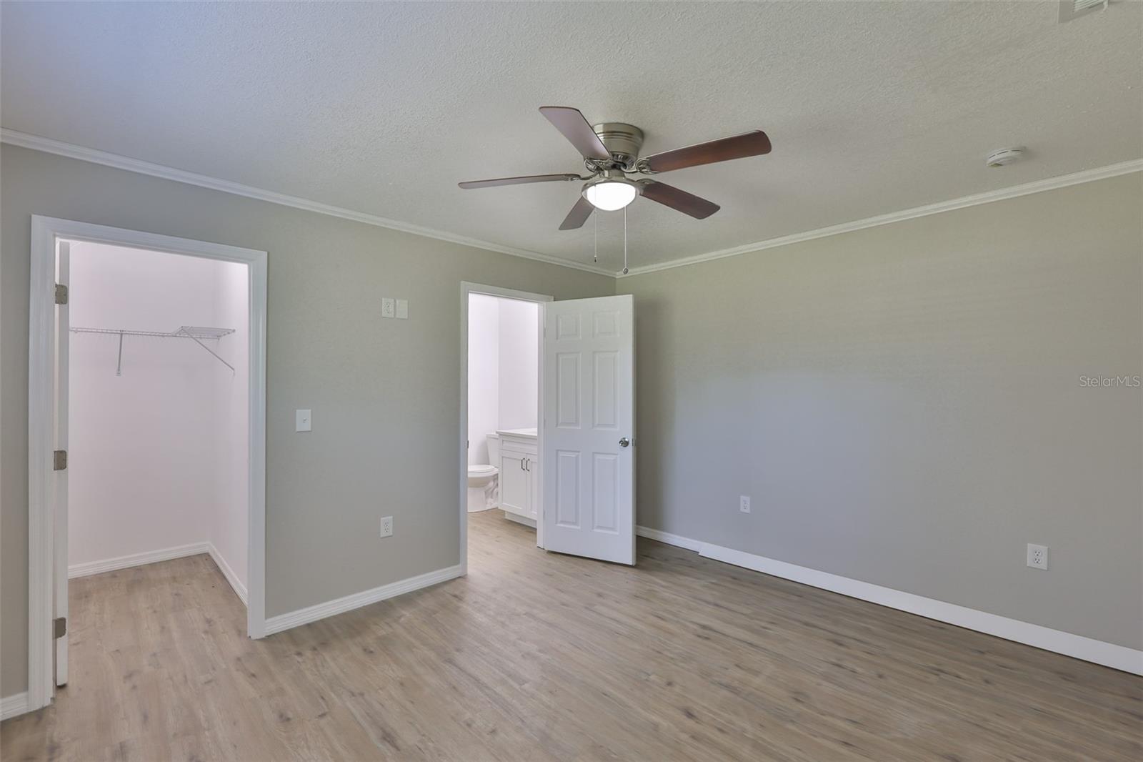 Image 8 of 38 For 2112 33rd Street Se