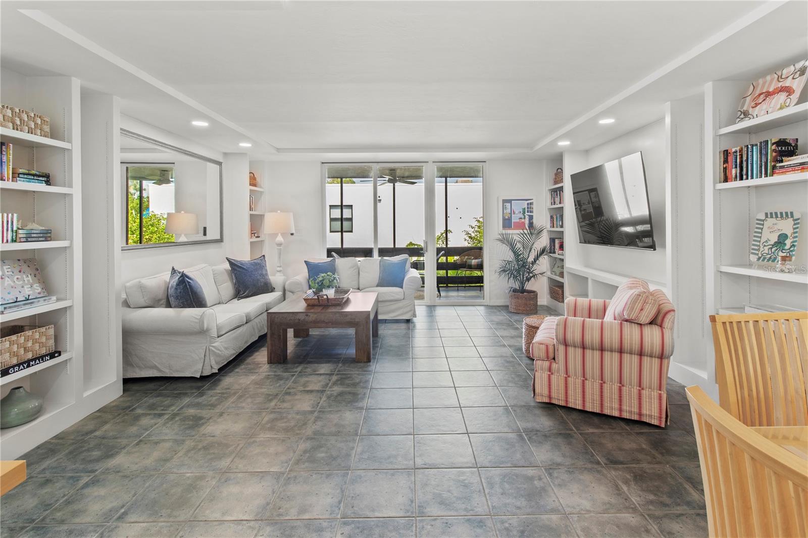 Image 14 of 58 For 829 Bayport Way 829