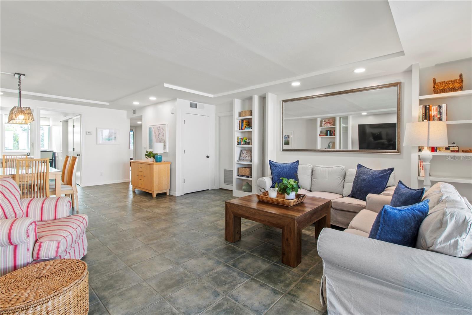 Image 18 of 58 For 829 Bayport Way 829