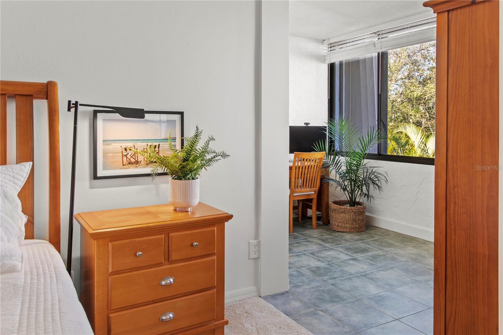 Image 21 of 58 For 829 Bayport Way 829