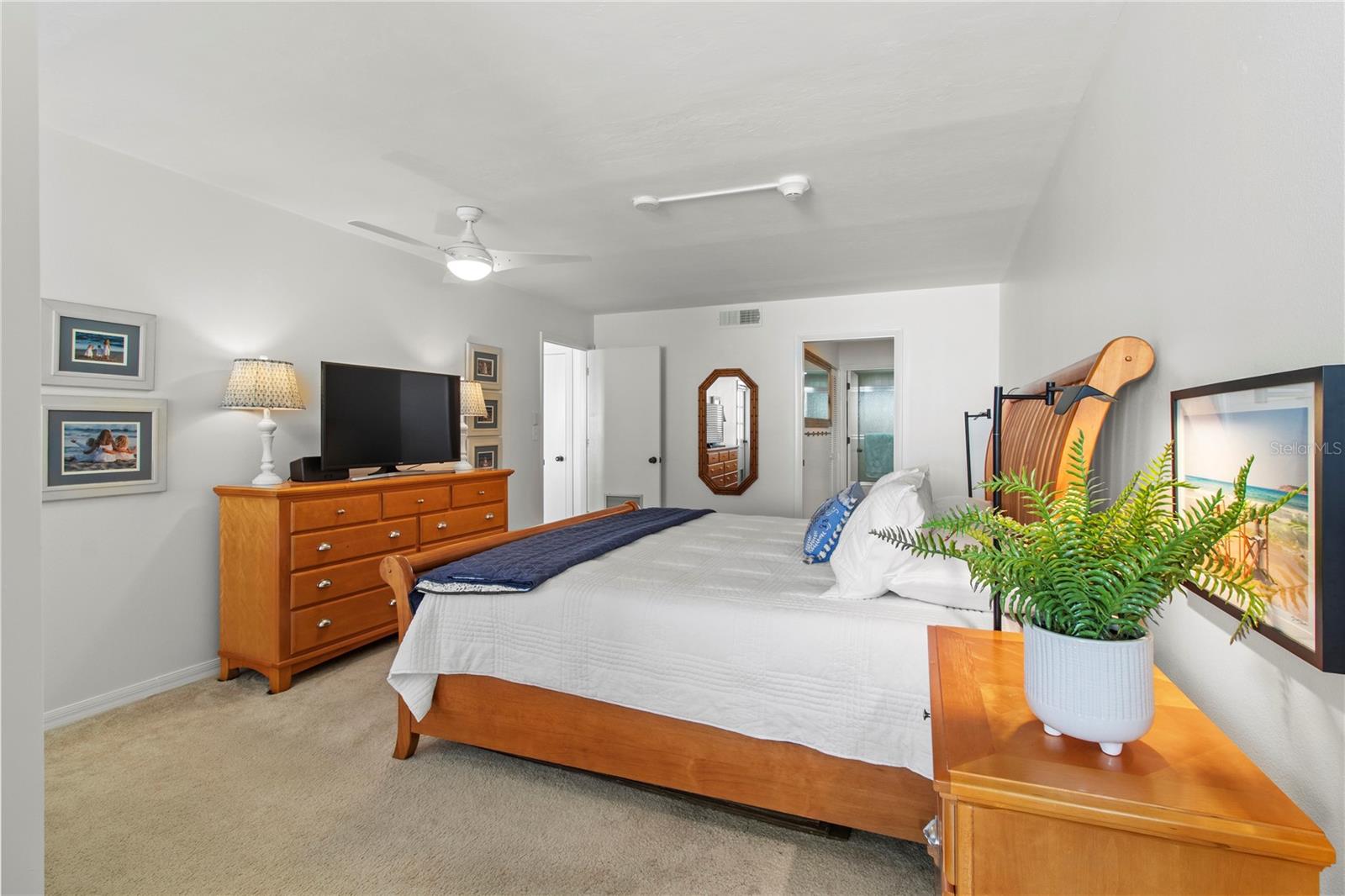 Image 23 of 58 For 829 Bayport Way 829