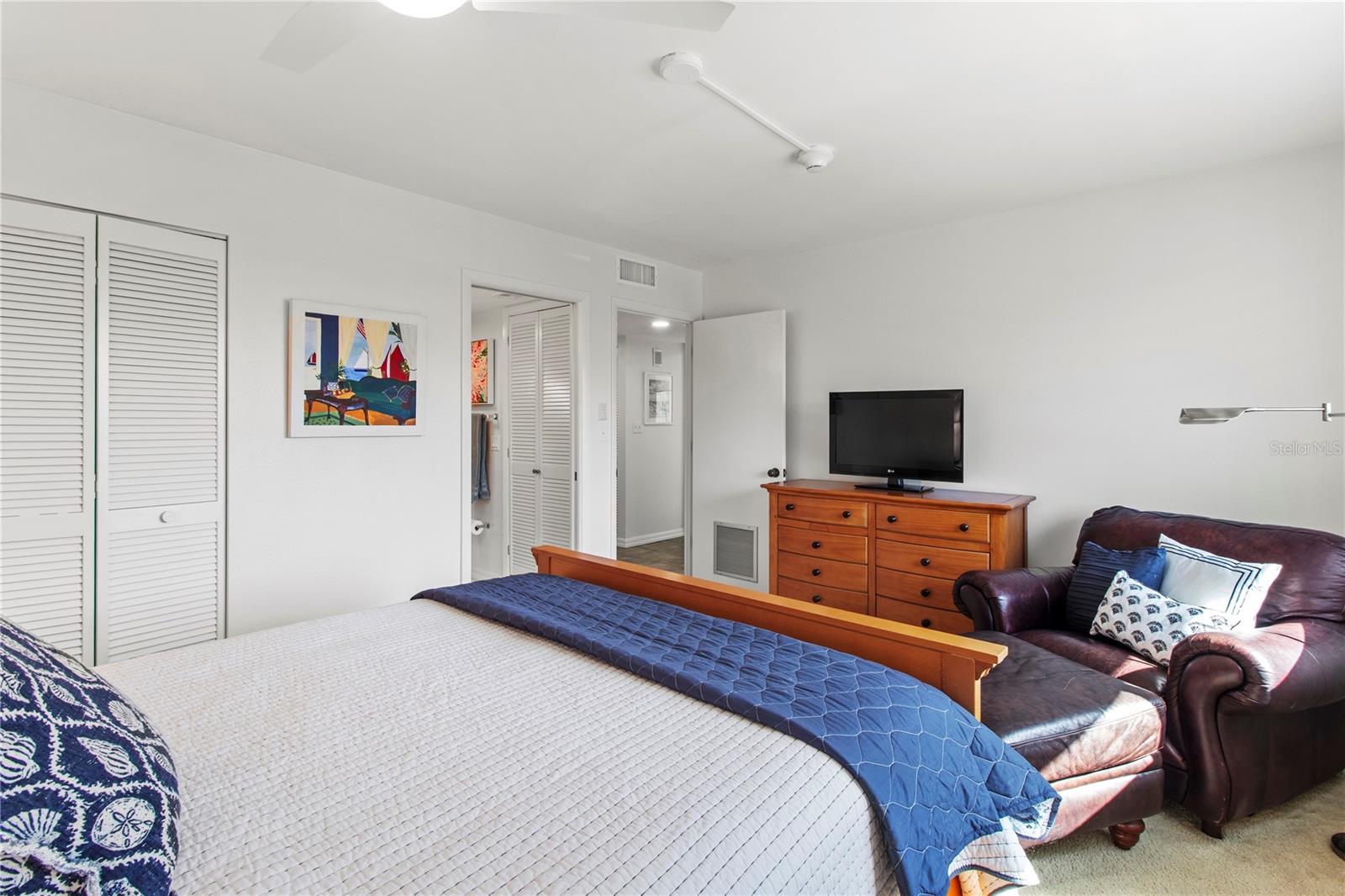 Image 28 of 58 For 829 Bayport Way 829