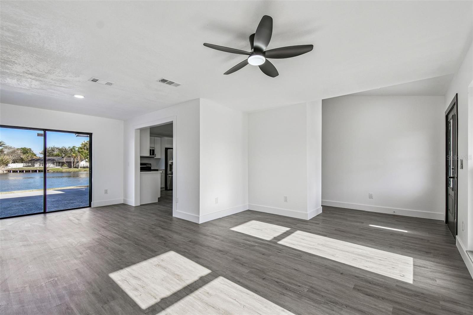 Image 13 of 86 For 10609 Out Island Drive