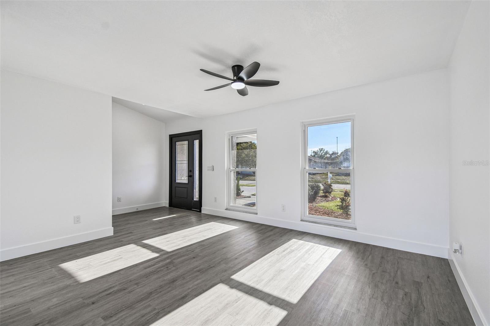 Image 15 of 86 For 10609 Out Island Drive