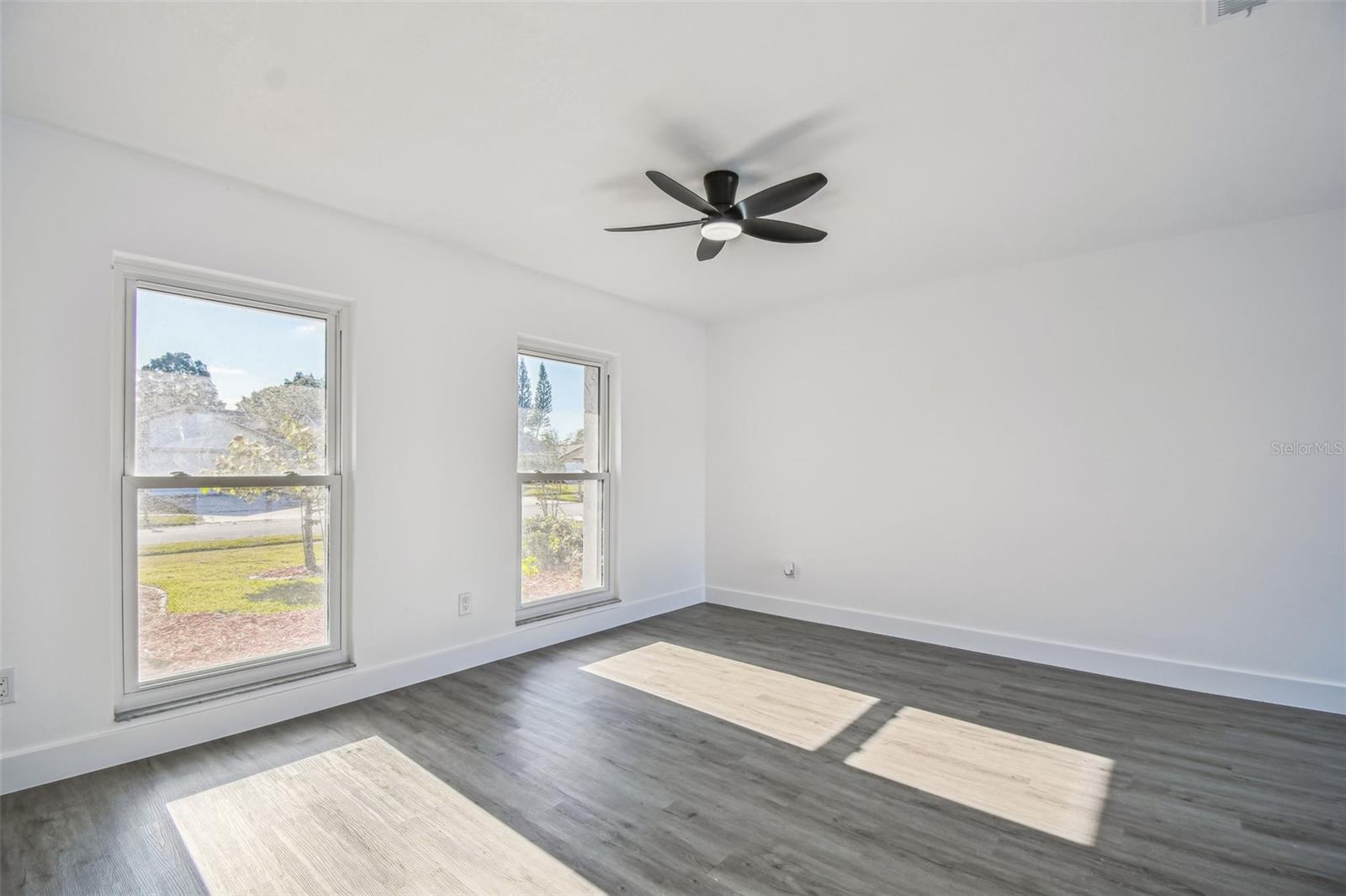 Image 16 of 86 For 10609 Out Island Drive