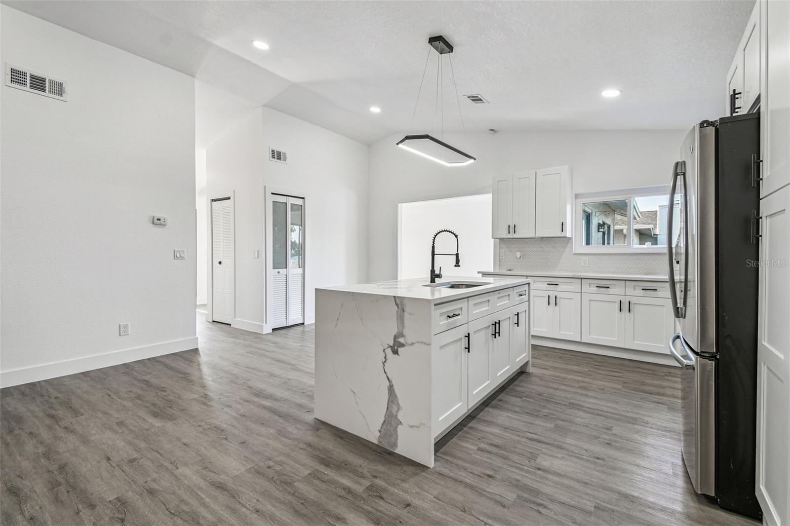 Image 25 of 86 For 10609 Out Island Drive