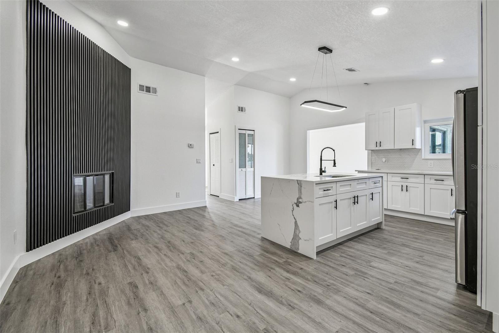 Image 26 of 86 For 10609 Out Island Drive