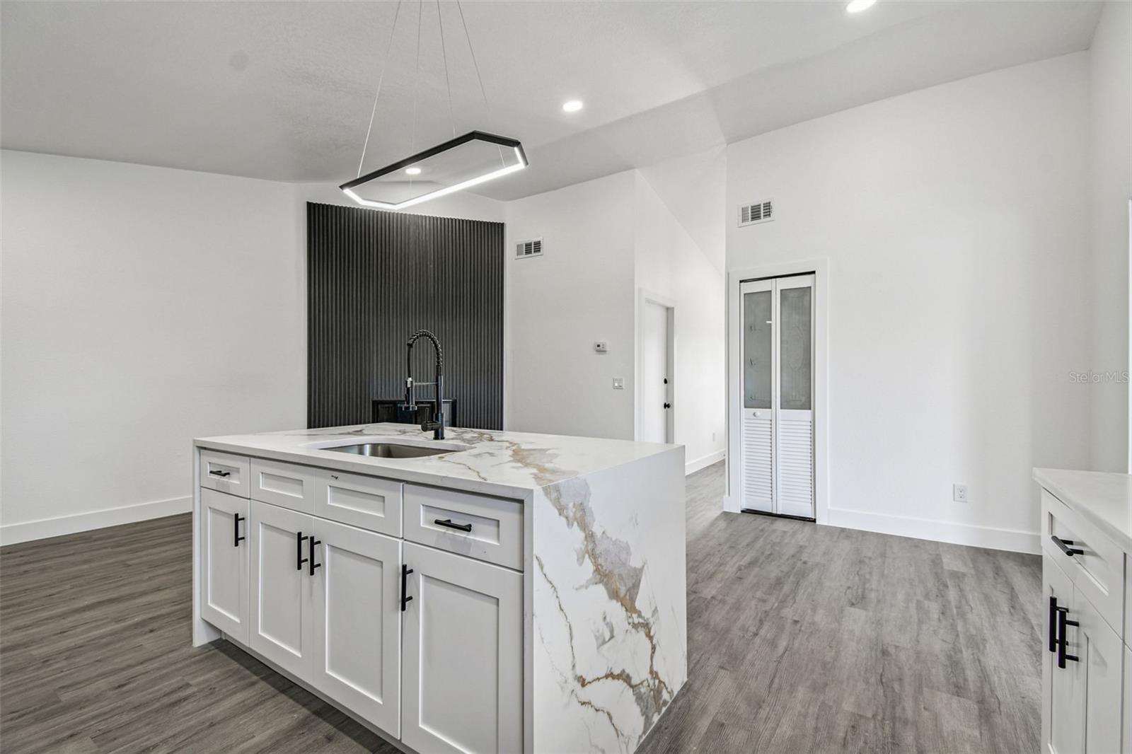 Image 28 of 86 For 10609 Out Island Drive