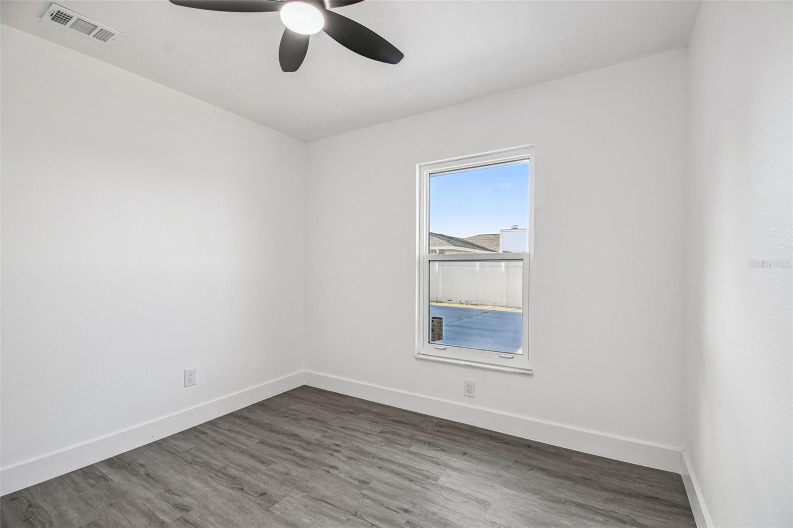 Image 36 of 86 For 10609 Out Island Drive