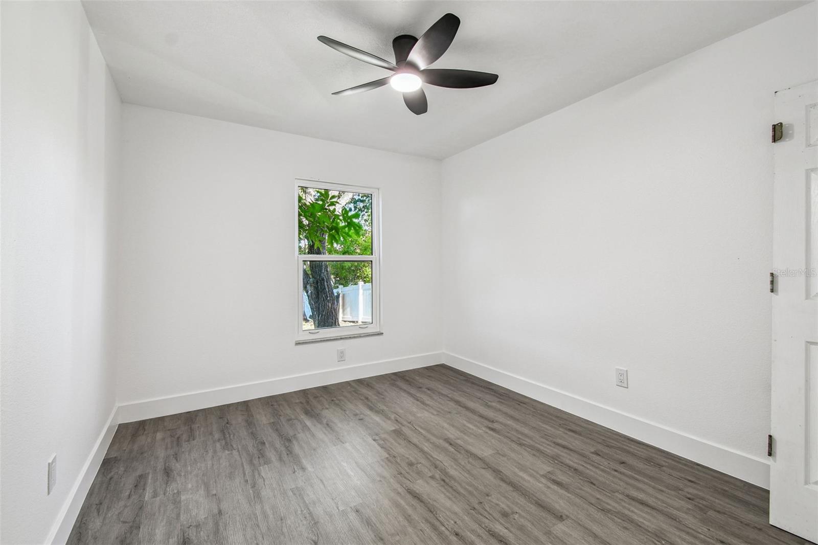 Image 39 of 86 For 10609 Out Island Drive