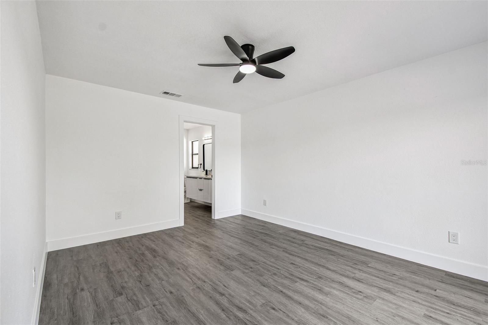 Image 49 of 86 For 10609 Out Island Drive