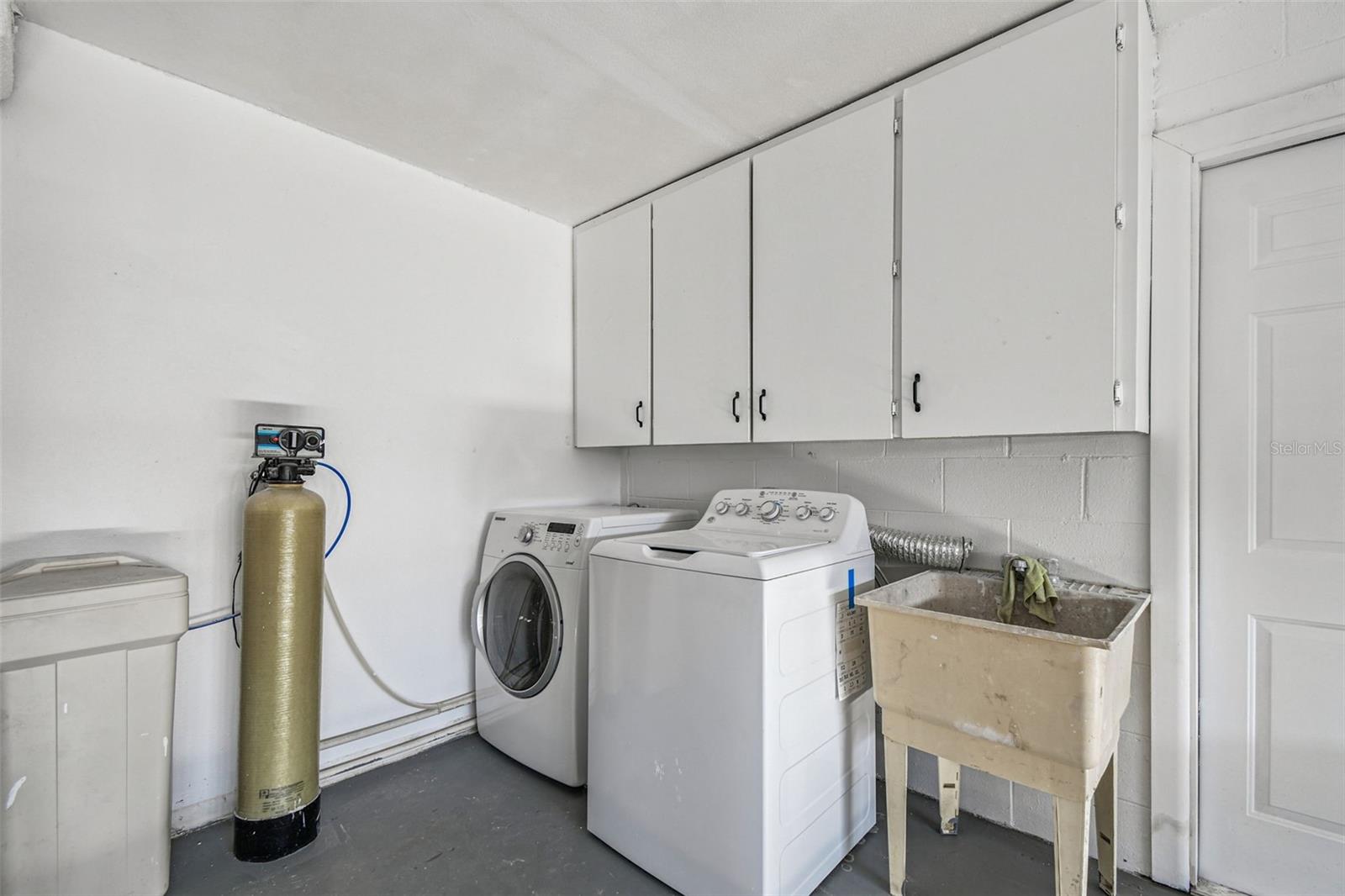 Image 58 of 86 For 10609 Out Island Drive