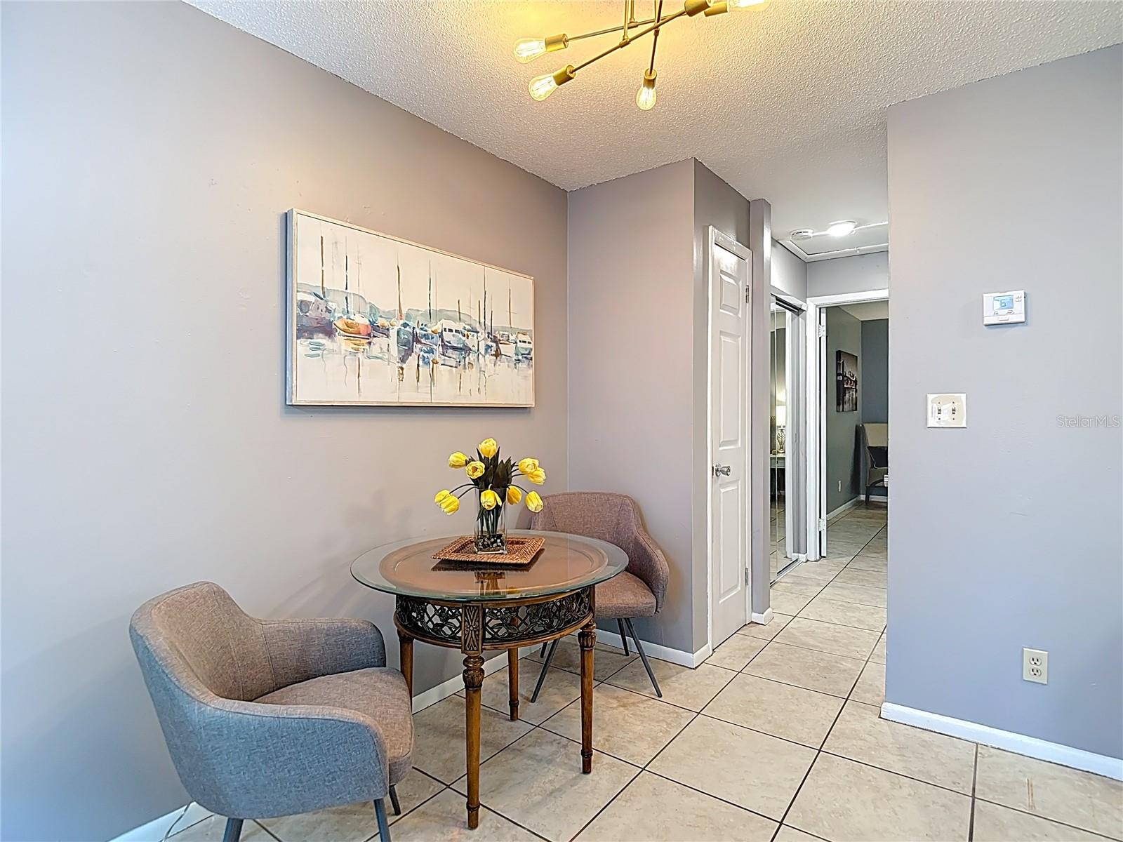 Image 11 of 23 For 137 Jefferson Circle N