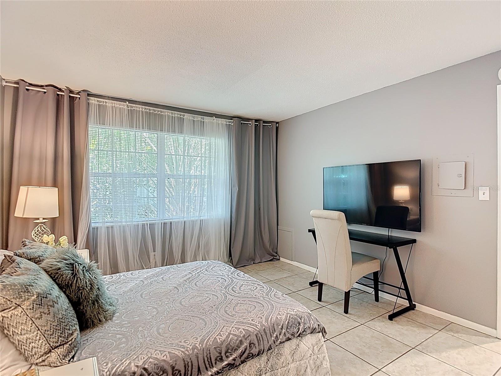 Image 17 of 23 For 137 Jefferson Circle N