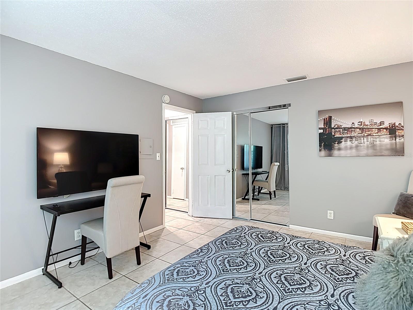 Image 19 of 23 For 137 Jefferson Circle N