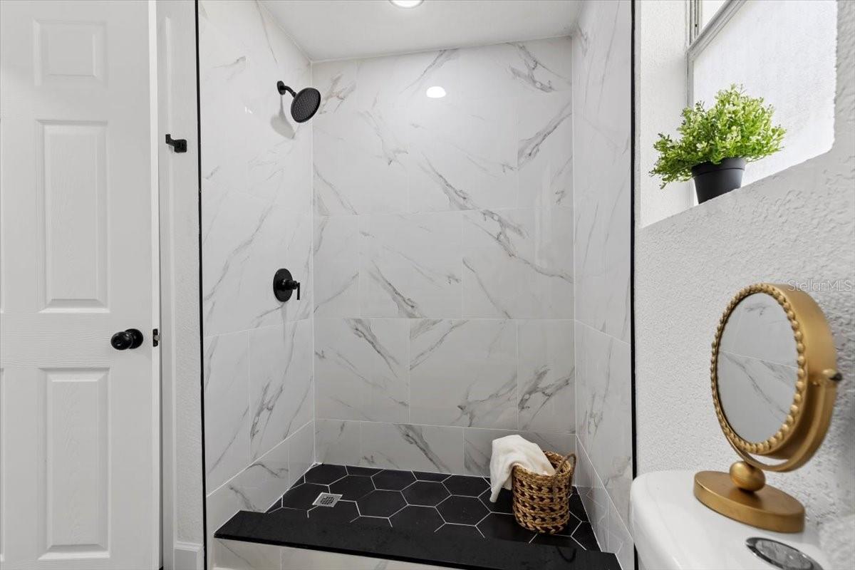 Image 10 of 21 For 4112 Ellicott Street