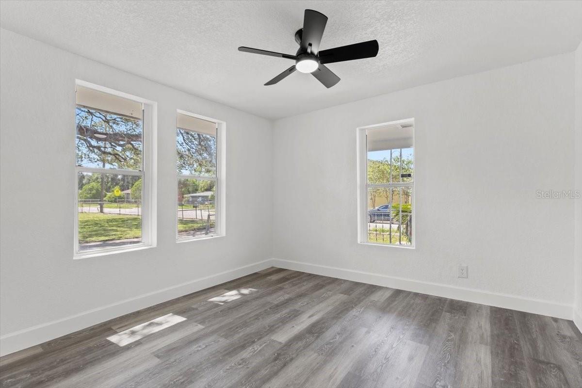 Image 19 of 21 For 4112 Ellicott Street