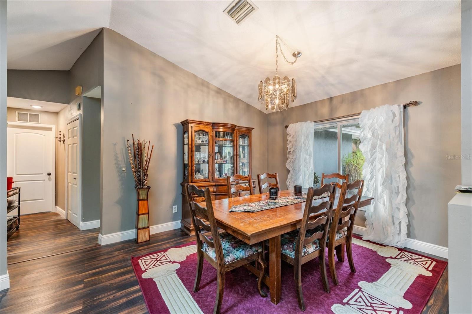 Image 11 of 39 For 1612 Carter Oaks Drive