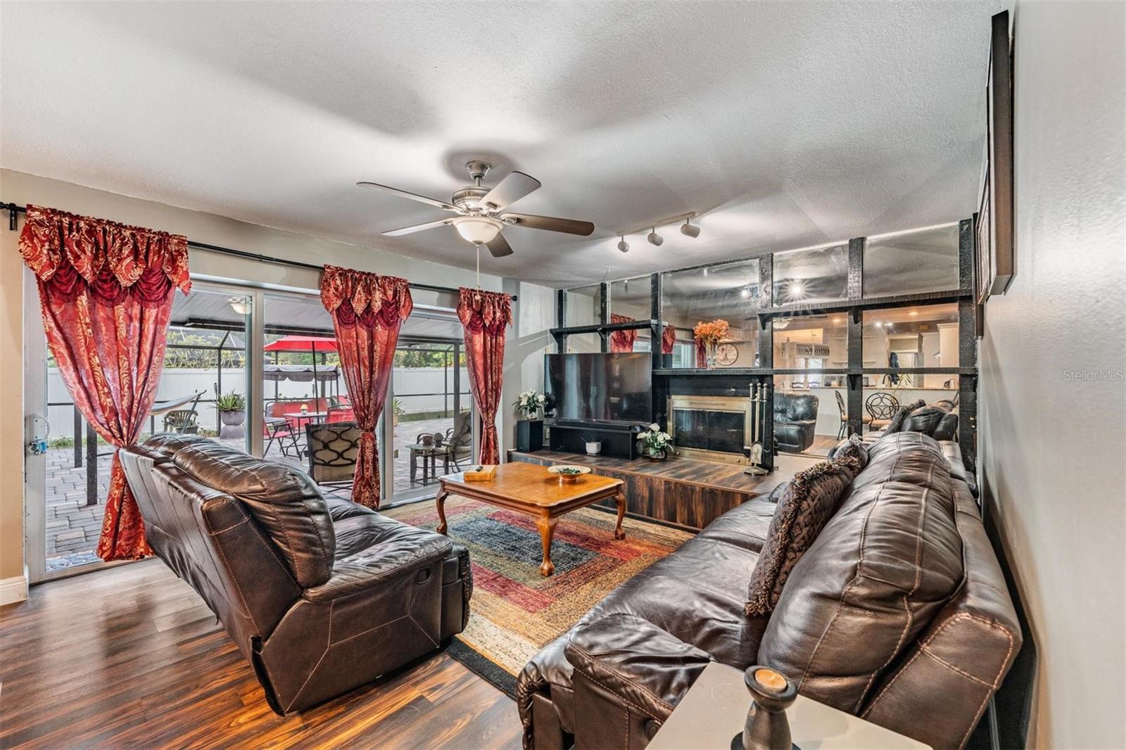 Image 20 of 39 For 1612 Carter Oaks Drive