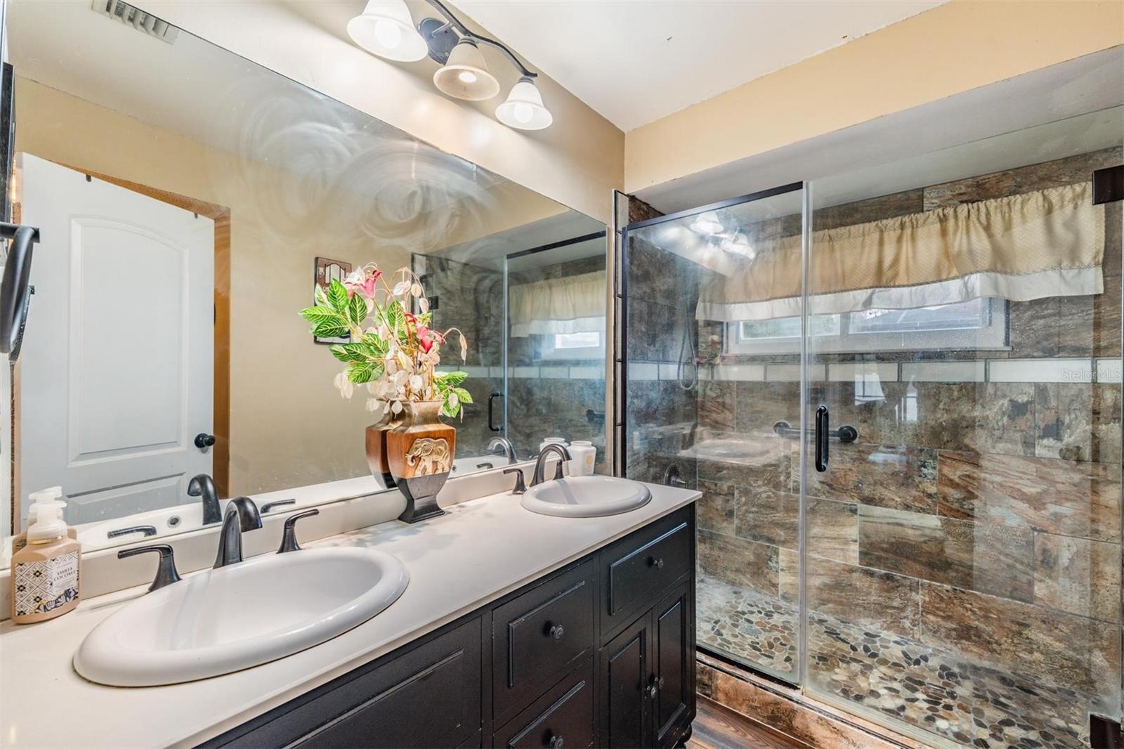 Image 28 of 39 For 1612 Carter Oaks Drive