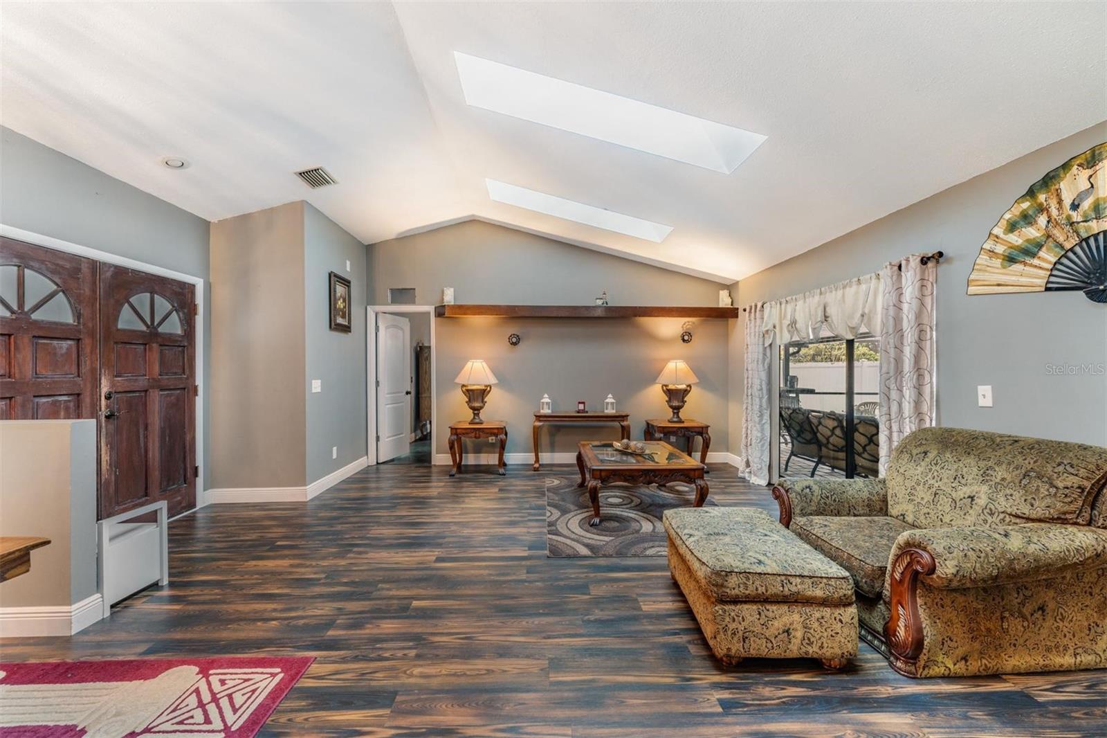 Image 9 of 39 For 1612 Carter Oaks Drive