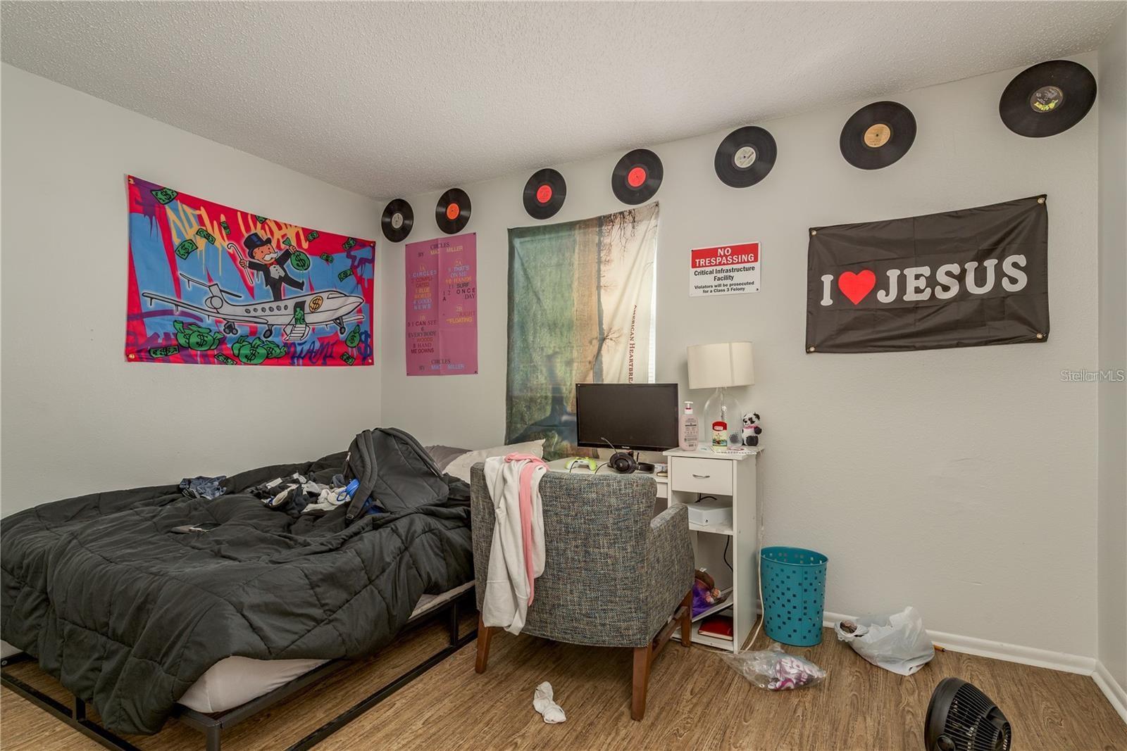 Image 13 of 58 For 2725 Belle Haven Drive