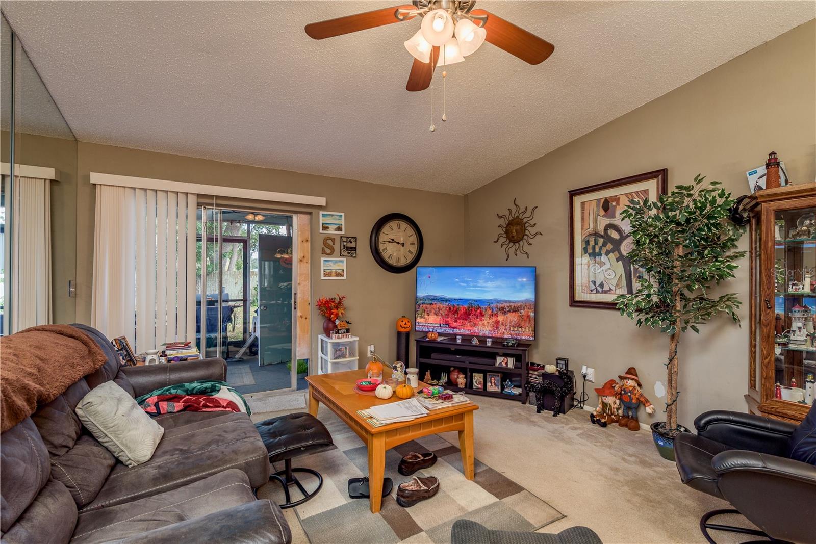 Image 23 of 58 For 2725 Belle Haven Drive