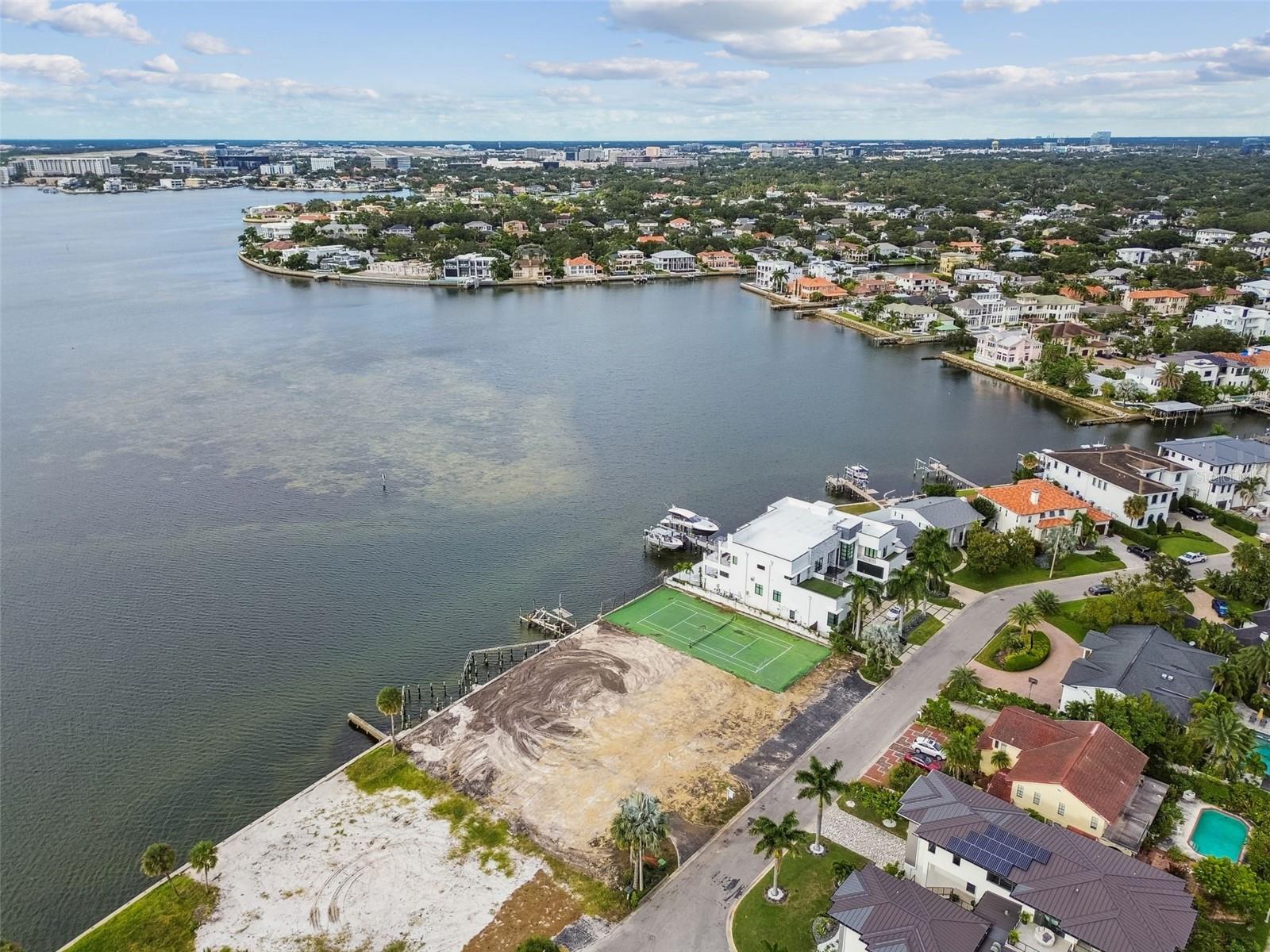 Listing photo id 3 for 5031 San Miguel Street