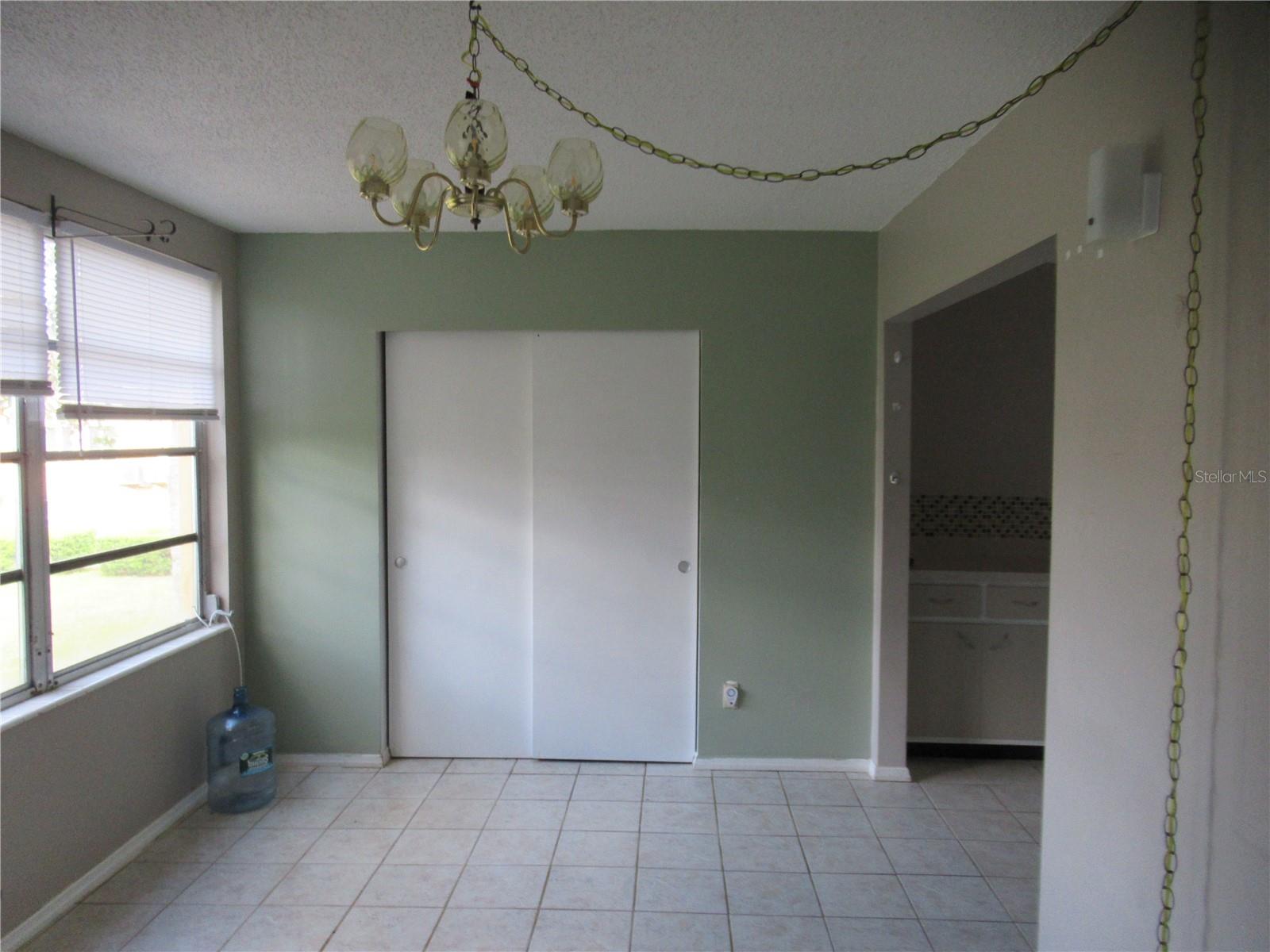 Image 12 of 22 For 2466 Ecuadorian Way 32