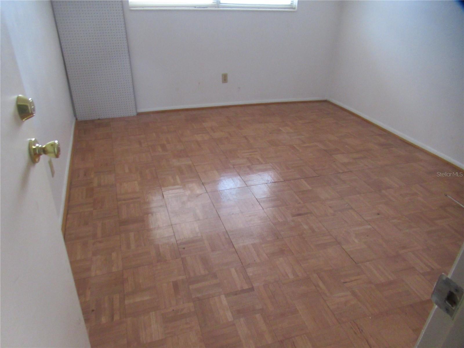 Image 20 of 22 For 2466 Ecuadorian Way 32