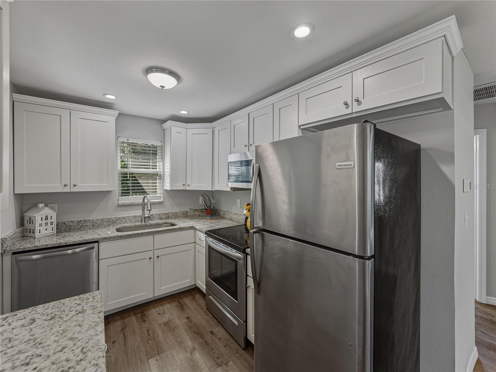 Image 14 of 30 For 37150 Belford Court