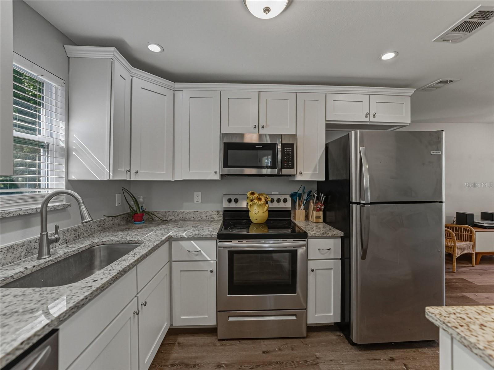 Image 16 of 30 For 37150 Belford Court