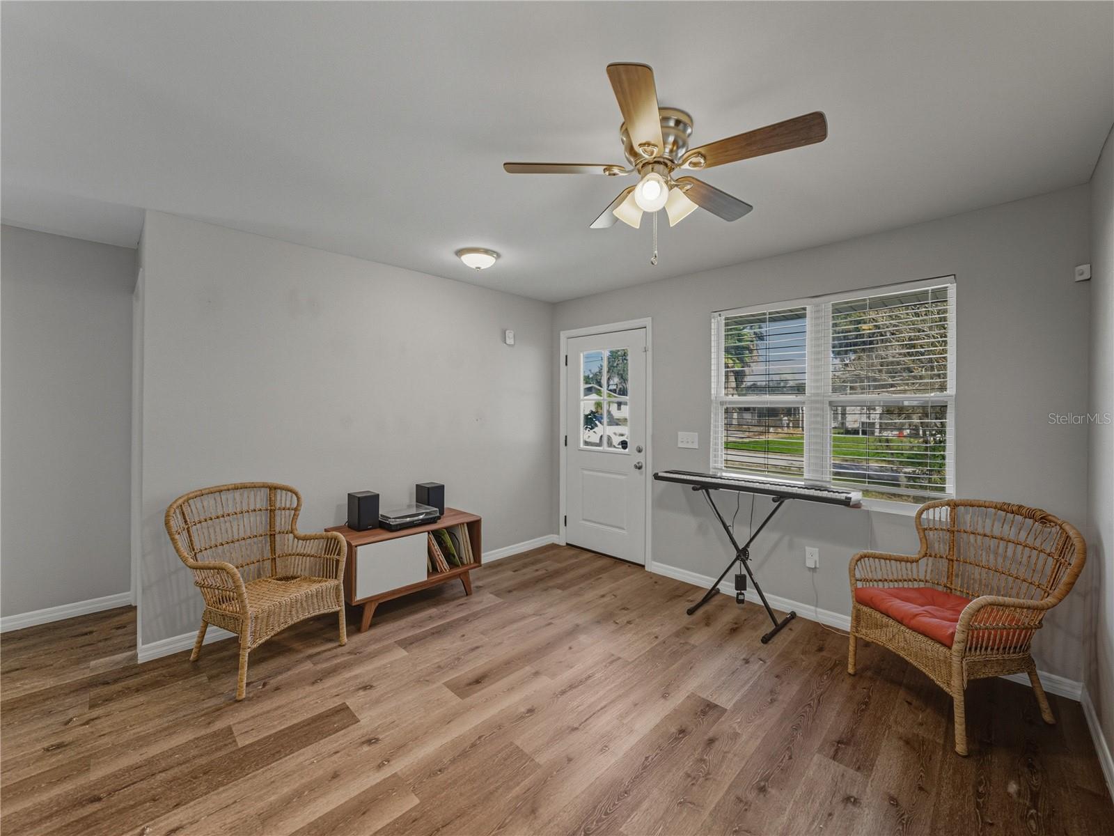 Image 9 of 30 For 37150 Belford Court